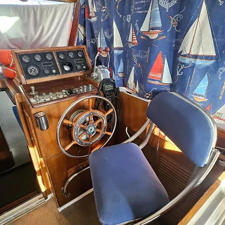 보트호텔 Boat Speedboat G44