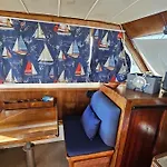 Boat Speedboat G44 보트호텔 *