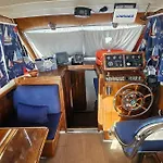 보트호텔 Boat Speedboat G44 *