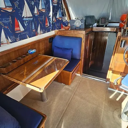 보트호텔 Boat Speedboat G44