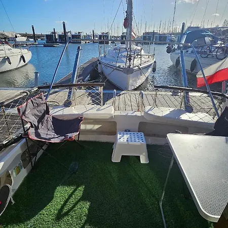 Hotel na wodzie Boat Speedboat G44 *